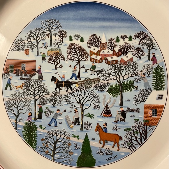 Villeroy & Boch Naif Christmas Porcelain Handled Round Cake Plate. - Picture 2 of 6